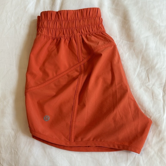 Lululemon- Track That Mid-Rise Short 4” 🍋 - Picture 2 of 3